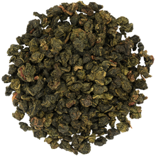 Liście herbaty Basilur White Magic – zielona herbata Milk Oolong o delikatnym aromacie.
