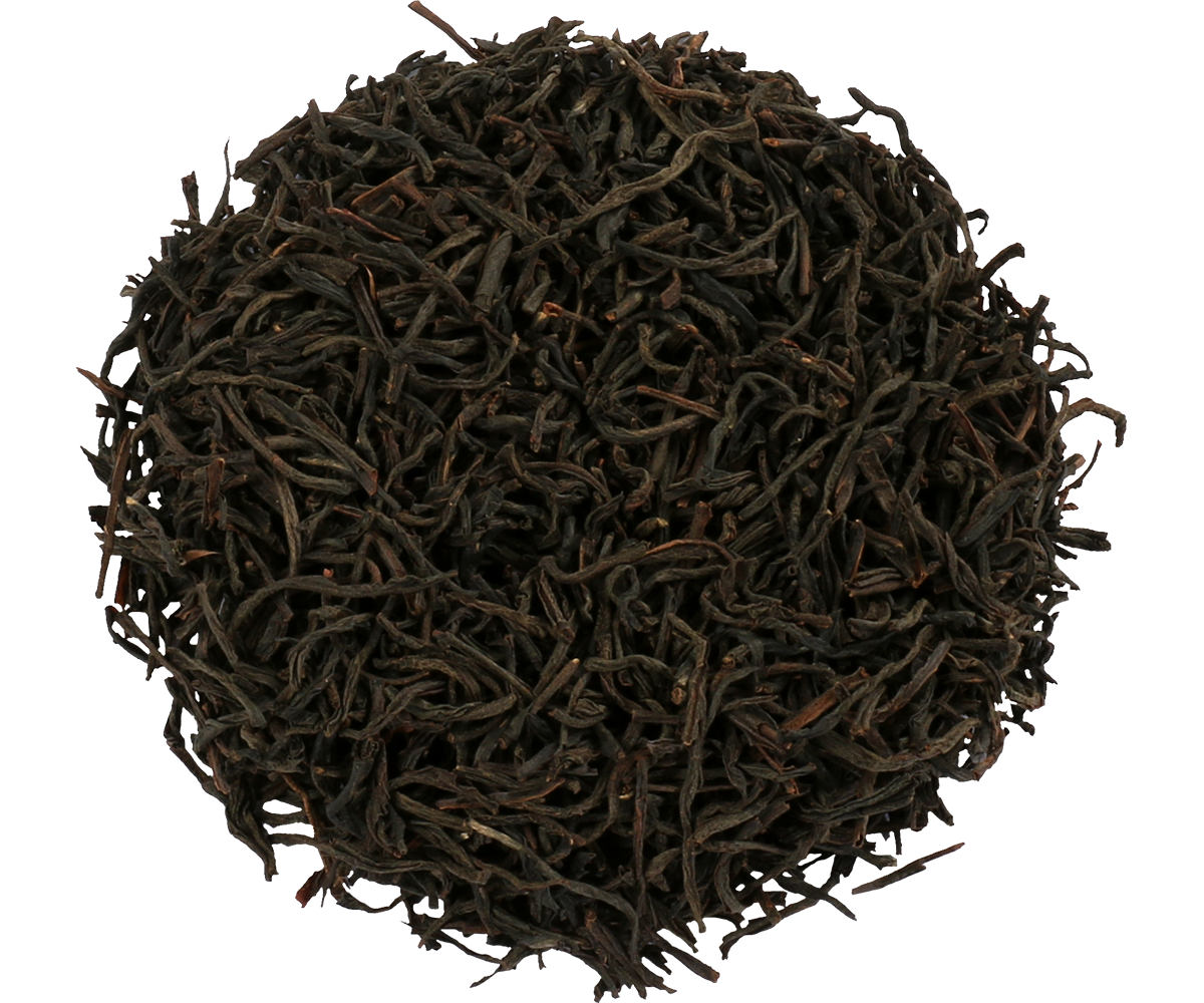 Liście czarnej herbaty Basilur Gold Ceylon w zbliżeniu.