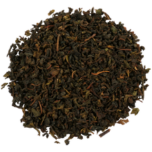 Liście czarnej herbaty Basilur Nuwara Eliya z regionu Cejlon.