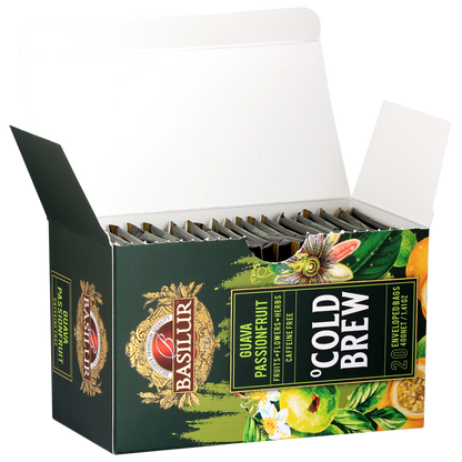 Otwarte pudełko herbaty Basilur Cold Brew Guava Passionfruit z widocznymi kopertami, herbata na zimno bez kofeiny.