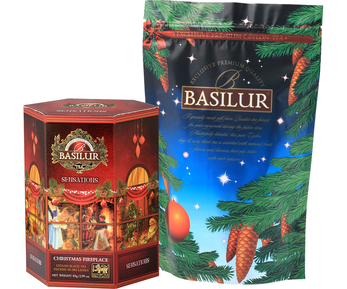 Zestaw Basilur Christmas Fireplace w ozdobnym opakowaniu z motywem choinki i torebką foliową.