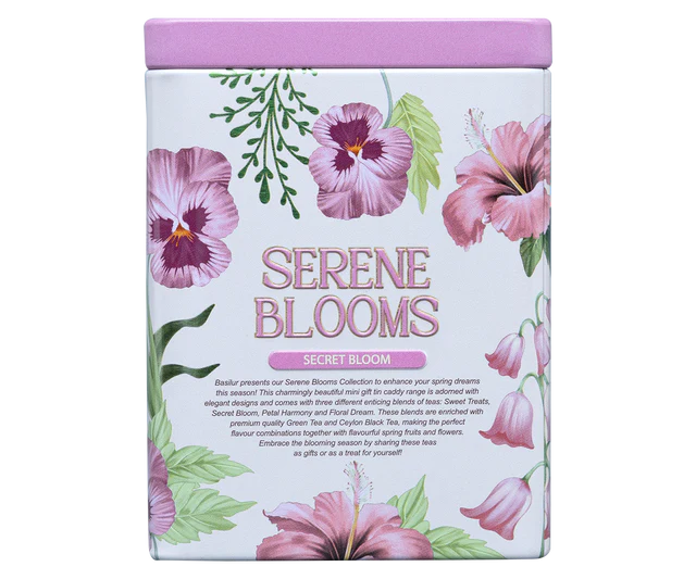 Tylna część puszki Basilur Secret Bloom z opisem kolekcji Serene Blooms i kwiatową grafiką.
