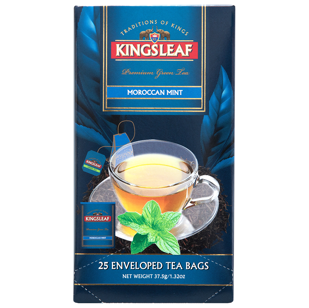 Przód pudełka Kingsleaf Moroccan Mint z filiżanką zaparzonej herbaty i świeżą miętą podkreślającą smak.