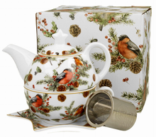 Komplet Christmas Birds – dzbanek, filiżanka, spodek i zaparzacz w świątecznym opakowaniu.