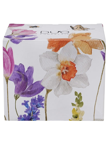 Kubek porcelanowy XXL May 1000 ml z kwiatowym wzorem i motylami na bialym tle
