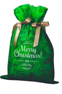Zielony worek prezentowy z białym napisem Merry Christmas i złotą wstążką, ozdobiony świątecznym motywem gałązek i szyszek.