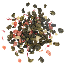 Liście herbaty Basilur Spring Tea z kawałkami owoców i płatkami kwiatów.